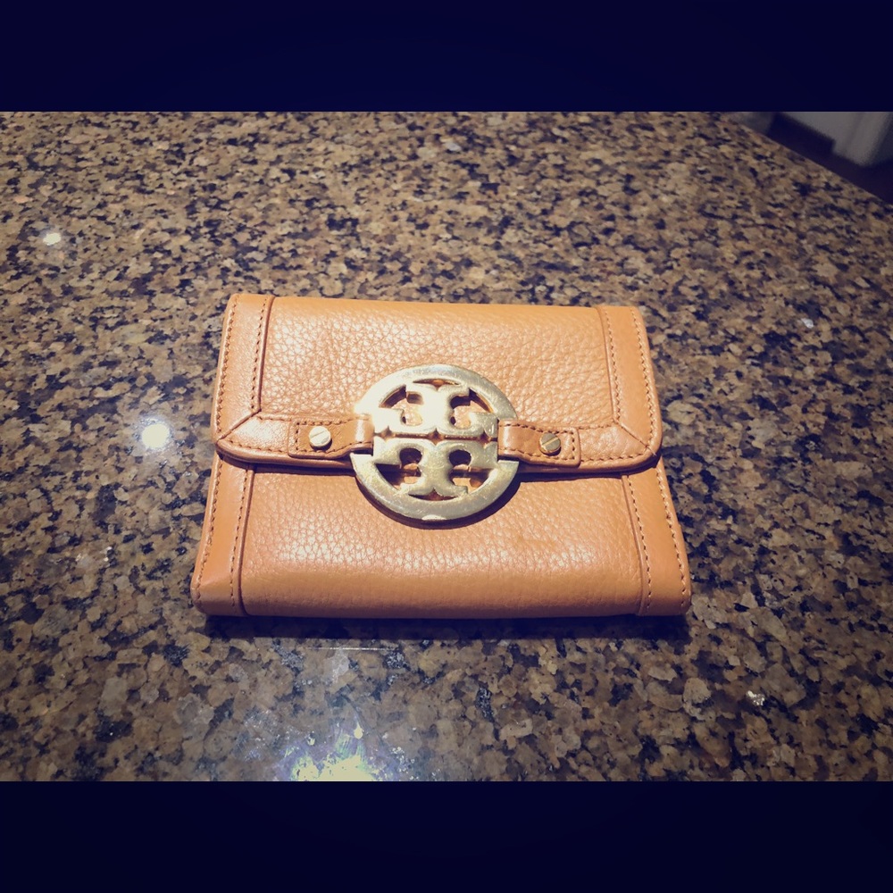 Tory Burch wallet
